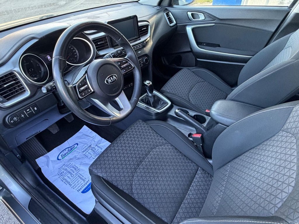 Foto 7 KIA Ceed Tourer Tourer 1.6 CRDi 85kW 115CV Drive