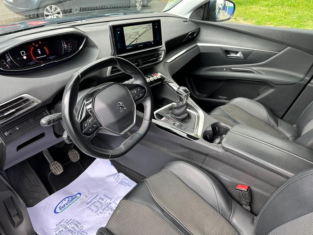 Foto 8 PEUGEOT 3008 1.5 BlueHDi SS Allure