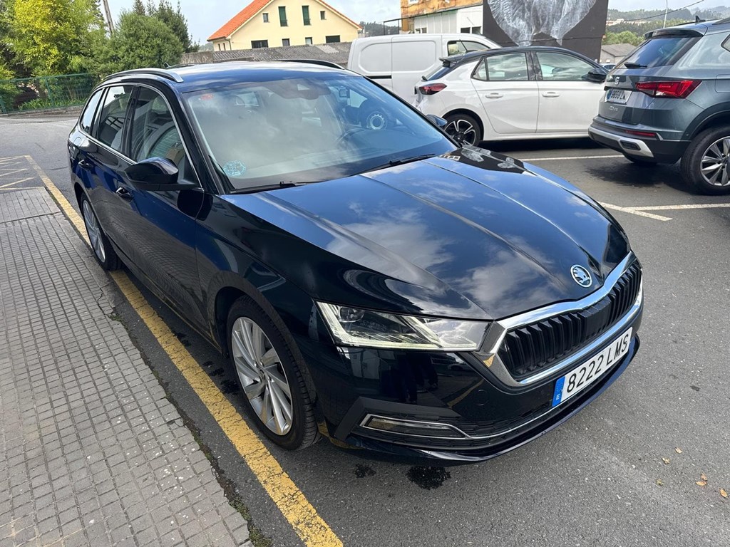 Foto 2 SKODA Octavia Combi 2.0 TDI DSG Style