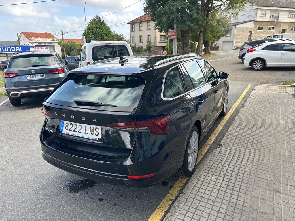 Foto 4 SKODA Octavia Combi 2.0 TDI DSG Style