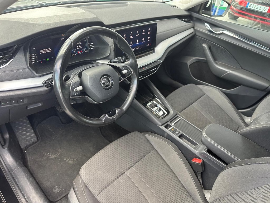 Foto 6 SKODA Octavia Combi 2.0 TDI DSG Style