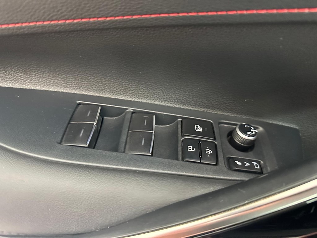 Foto 12 TOYOTA Corolla 2.0 180H GR SPORT ECVT